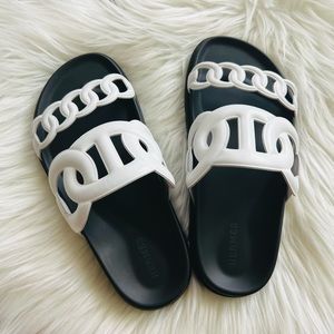[SOLD] Hermes extra sandals - size 35 - Brand New in Box